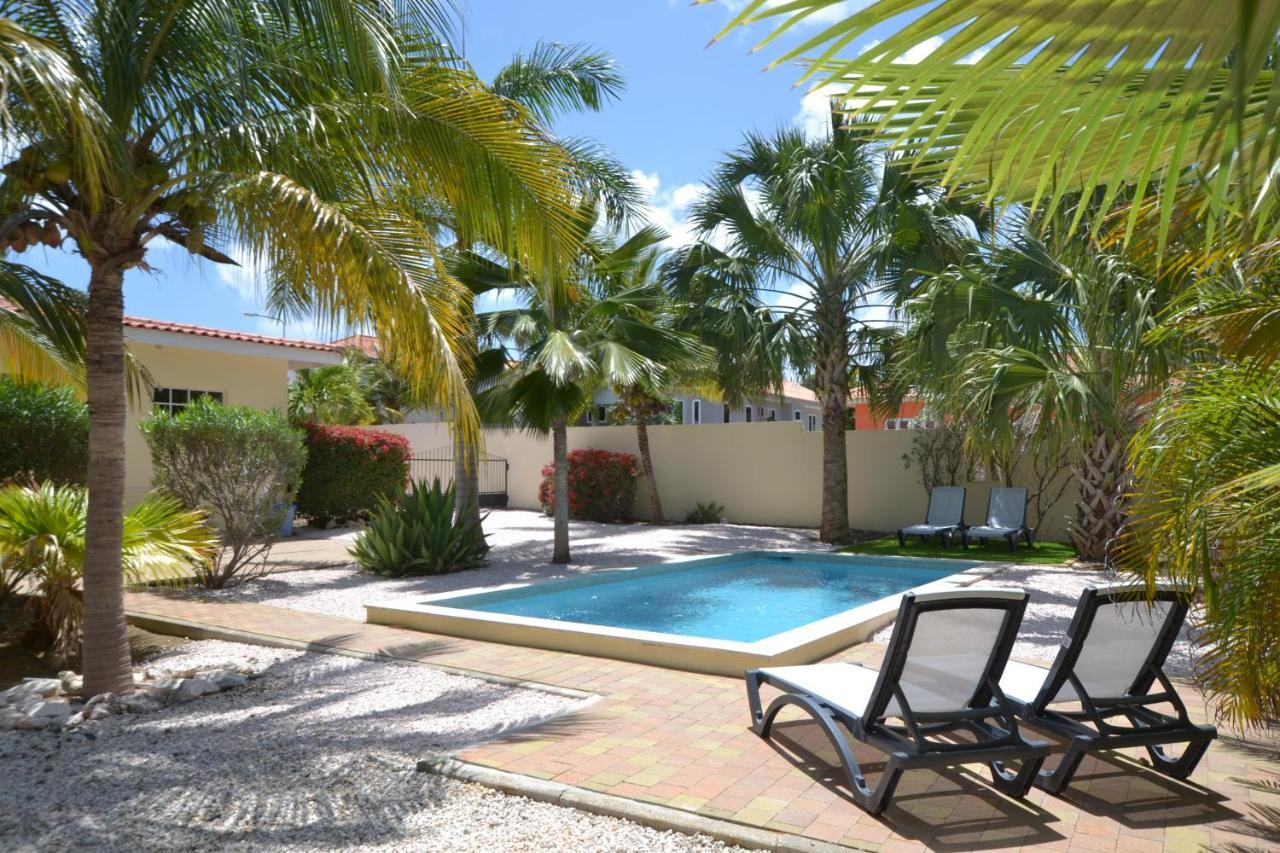 Relex Villa With Private Pool Виллемстад Экстерьер фото